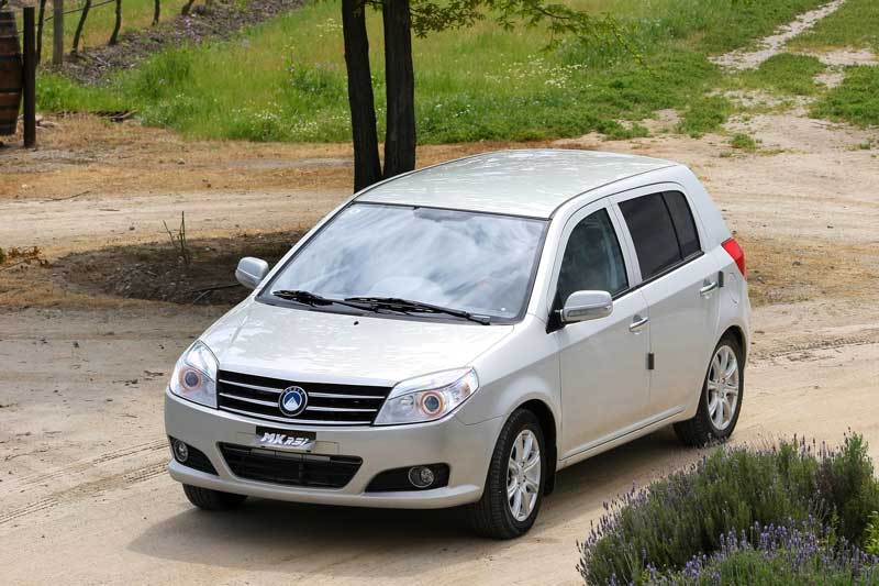 http://www.autosonline.cl/images/stories/geely/geely_mk_rsi/exterior/geely_mk_rsi_10.jpg