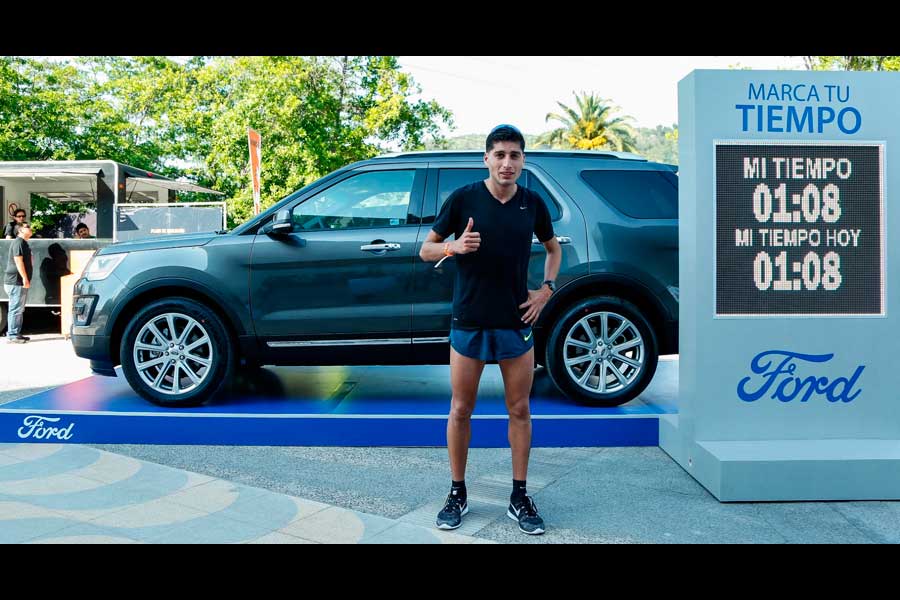 Ford Explorer deslumbro como vehículo oficial de We Run santiago 2015