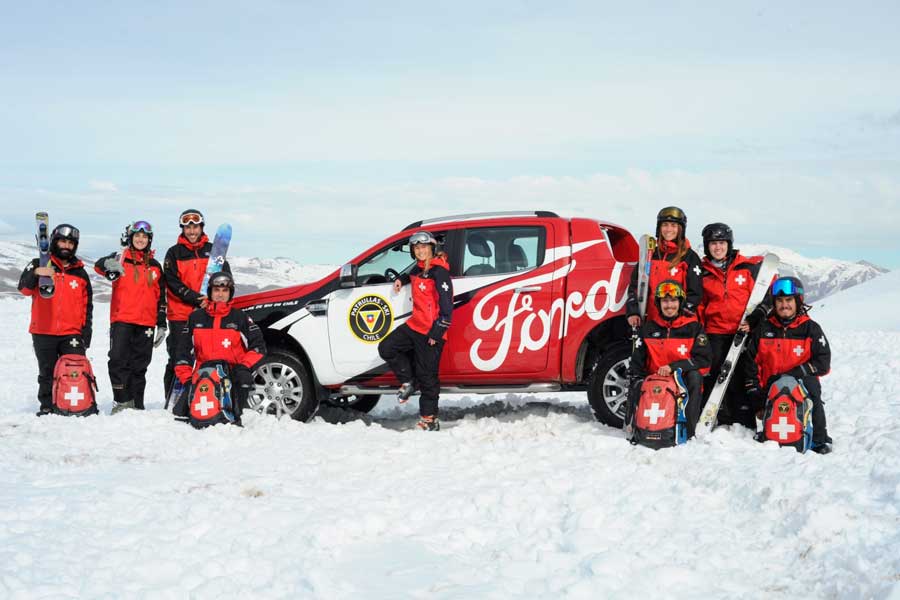 Ford Ranger se una a Patrullas de Ski Para resguardar la Seguridad en la Nieve