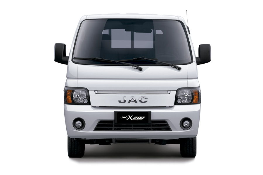 JAC ingresa a nuevo segmento con el modelo X200
