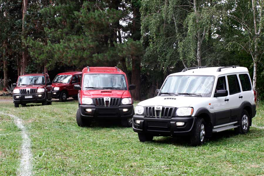 Mahindra Fans y embajador de la marca Francisco Chaleco Lopez se unen En exitoso evento realizado por Automotores Fortaleza