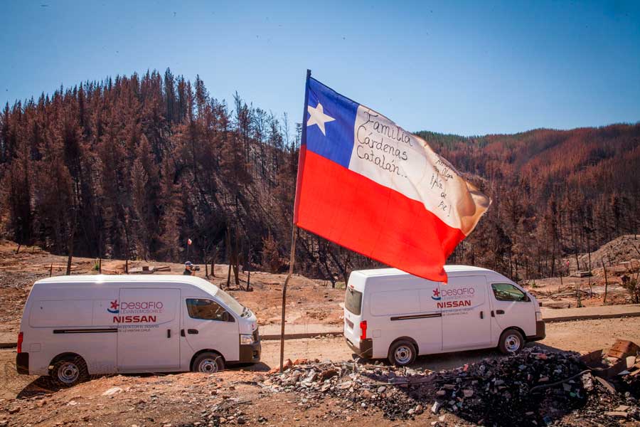 Nissan Chile dona dos NV350 a Desafío Levantemos Chile