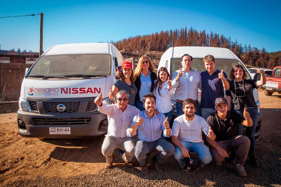Nissan Chile dona dos NV350 a Desafío Levantemos Chile