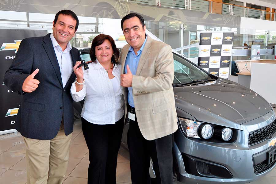 chevrolet premia cliente con sonic 0 kilometros 2