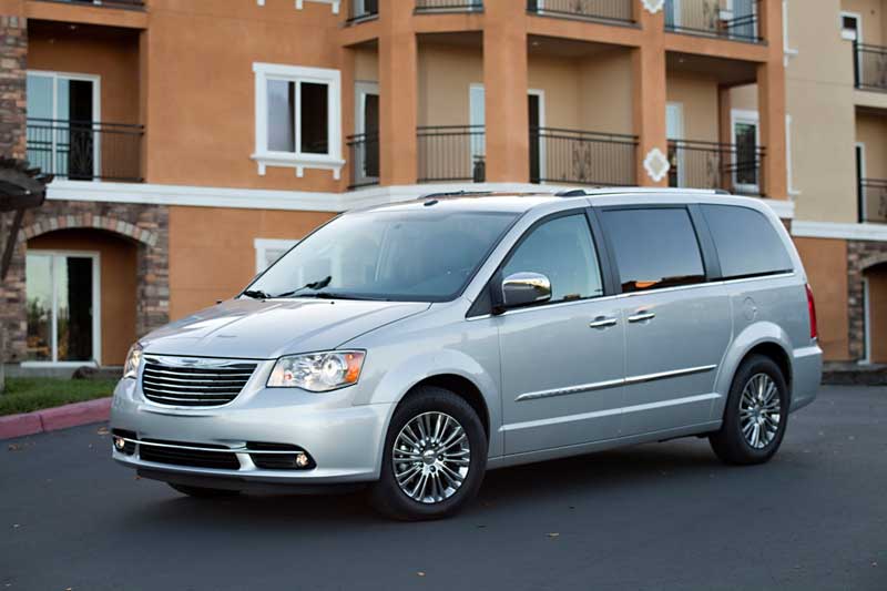 CHRYSLER TOWN & COUNTRY