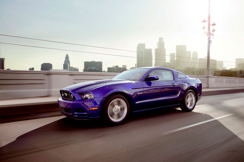 ford_mustang_2013_foto_1
