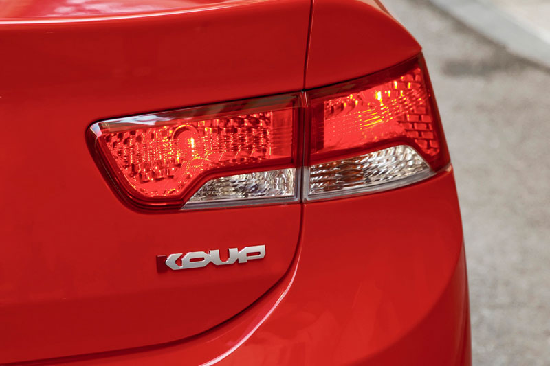 kia-kia koup gano premio vicentric como el auto mas economico