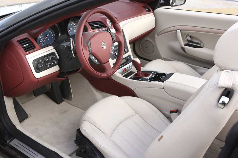 MASERATI GranCabrio: el deportivo más elegante del mundo